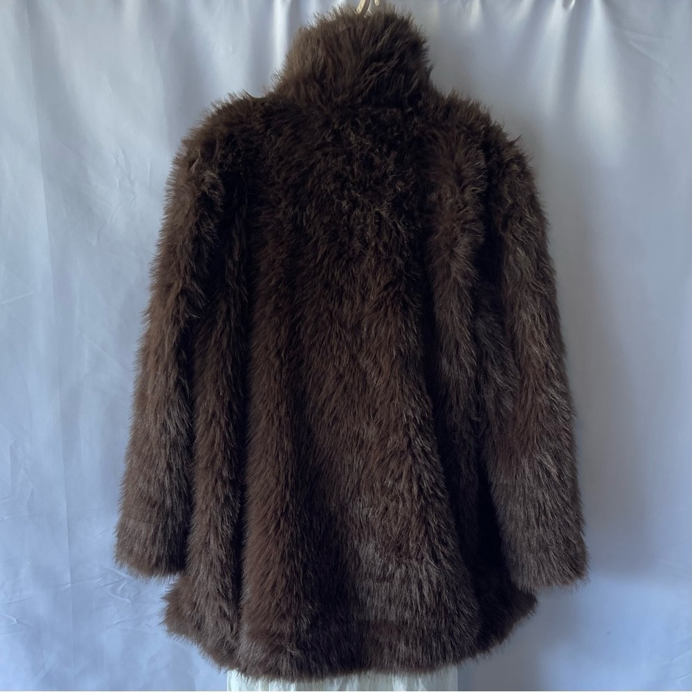 Flygo Fashion Women's Fluffy Faux Fur Coat - Picture 5 of 12